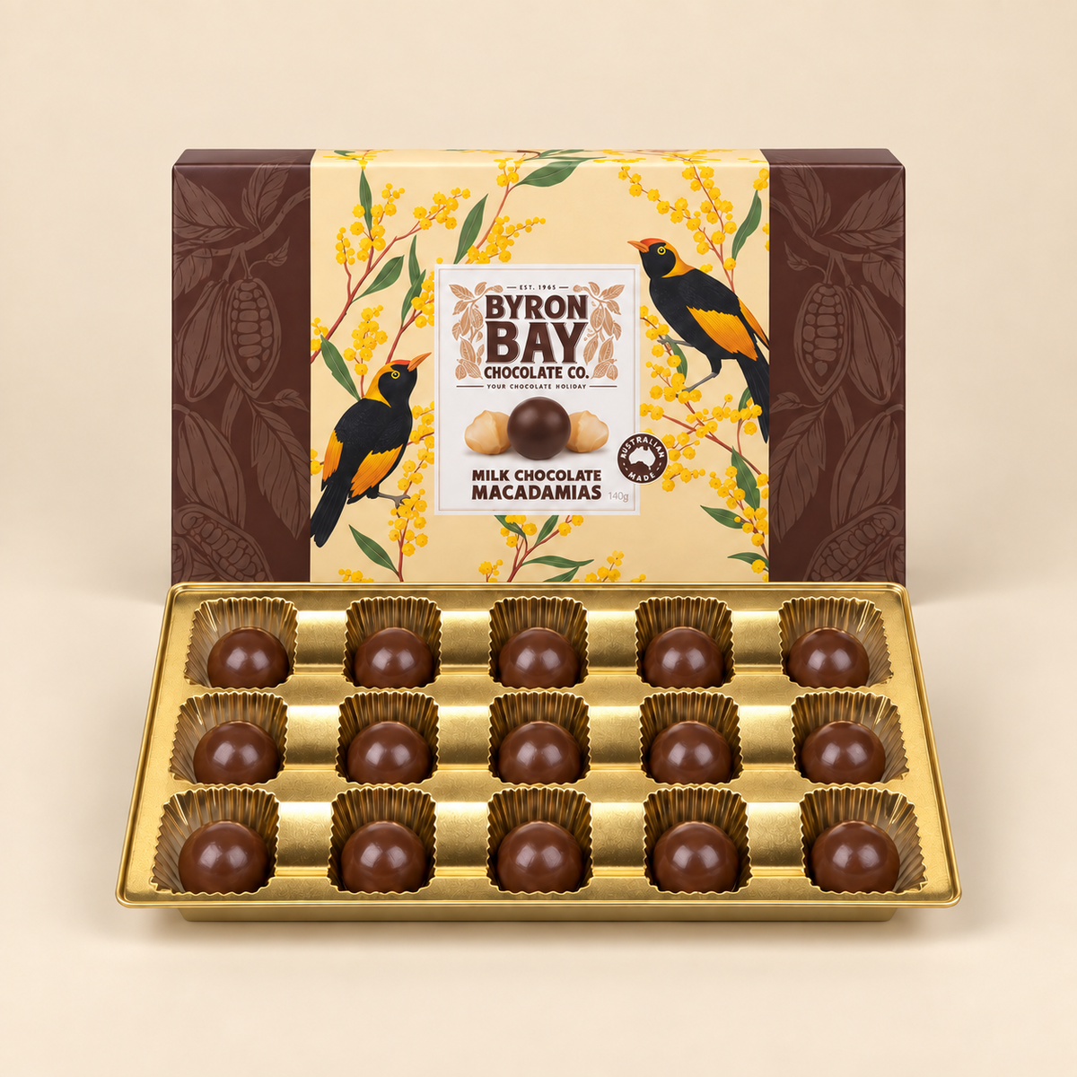 Couverture Milk Chocolate Macadamia Memories